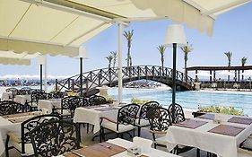كيرينيا Mercure Cyprus Casino Hotels & Wellness Resort Restaurant photo