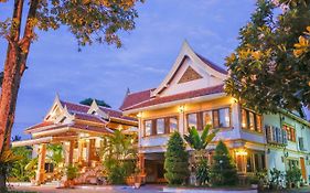 فندق لوانغ برابانغفي  فندق إي-آوتفيتينج فانج ثونج Exterior photo