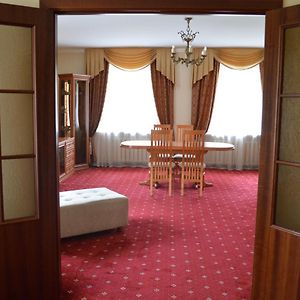 فندق موسكوفي  Uzkoe Exterior photo