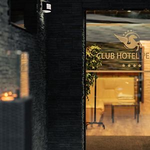 Tiszaug Club Hotel Pegasus Exterior photo