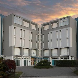 كولّيكْيو Hotels Campus Exterior photo