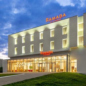 فندق Ramada By Wyndham Târgu Jiu Exterior photo