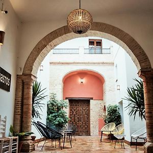 كارمونا Frenteabastos Suites Cafe Hostal & Apartments Exterior photo