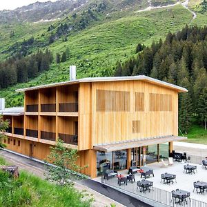 Olivone Campra Alpine Lodge & Spa Exterior photo