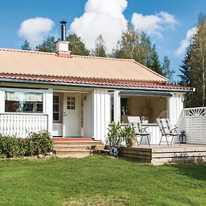 Östra Ämtervik Beautiful Home In Stra Mtevik With 3 Bedrooms, Sauna And Wifi Exterior photo
