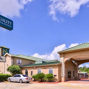 Quality Inn And Suites بومونت Exterior photo