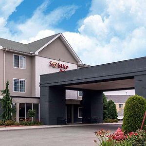 Solstice Erie Inn & Suites ايري Exterior photo
