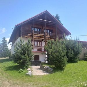 فندق Izvoru Mureşuluiفي  Alpesi Kulcsos Haz Exterior photo