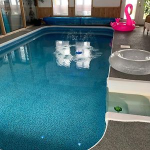 Westport Q Estate Guest Suite Heated Indoor Pool Exterior photo