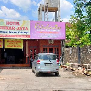 Solo Hotel Keluarga Mekar Jaya Syariah Exterior photo