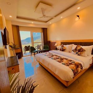 Hotel Pinerock & Cafe, Mussoorie - Mountain View Luxury Rooms With Open Rooftop Cafe Exterior photo