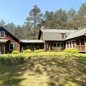 Mauston New Listing Special Sleeps 25+ Huge Dog-Friendly Log Cabin Near Wi Dells & Lake Exterior photo