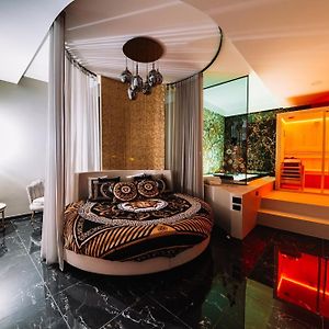 كورليوني Versace Luxury Room Exterior photo
