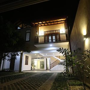 سري جاياواردنيبورا كوتي Thuru Villa By Element Exterior photo