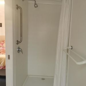 توومبا Affordable And Convenient Accommodation Exterior photo