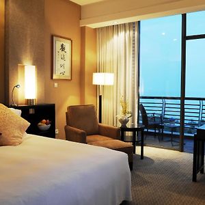 Landison Hotel هوتشو Room photo