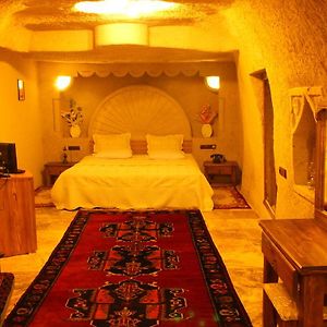 أيواليه Dilek Tepesi Cave Hotel Room photo