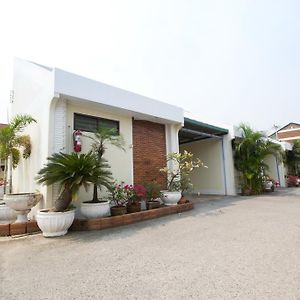 أنغ ثونغ Bualuang Hotel Exterior photo