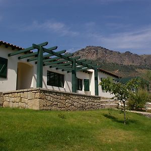 منزل الضيف Salto de Saucelle  في Casas Rurales Aldeaduero Exterior photo