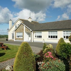 Wellingtonbridge River Valley Farmhouse Exterior photo