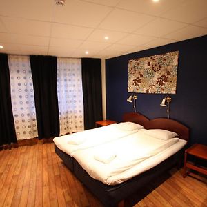 لجونغبي Hotell Linnea Room photo