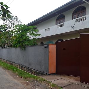 بيروفالا Chaya Villa Guest House Exterior photo