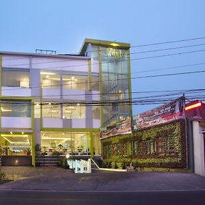 سوكابومي فندق فريش Exterior photo