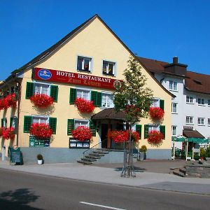 جيستيتين Hotel-Restaurant Zum Loewen Exterior photo