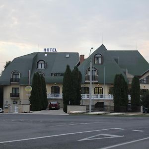 Kapolnasnyek Hotel Holdfeny Exterior photo