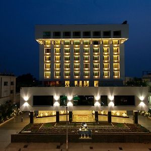فندق Vijayawādaفي  فندق ذا جيتاواي إم جي رود Exterior photo