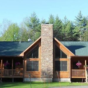 Leyden The Log Cabin Bed & Breakfast (Adults Only) Exterior photo