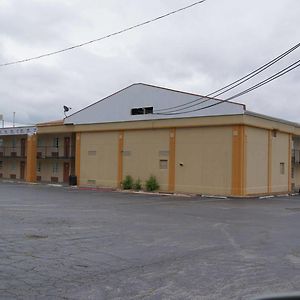 كروسفيل Executive Inn Exterior photo