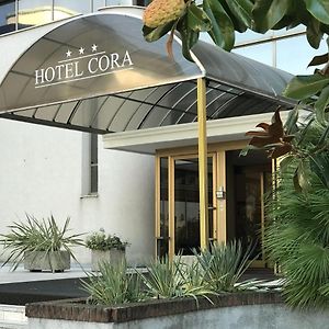 كاراتيه بريانزا Hotel Cora Exterior photo
