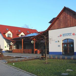 فندق Ostrožská Nová Vesفي  Slovacky Dvur S.R.O. Exterior photo