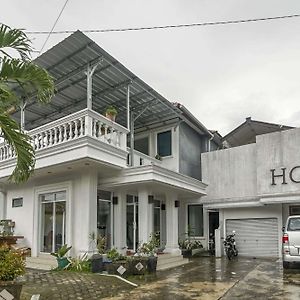 فندق تانجونج باندانفي  Reddoorz Near Pantai Tanjung Pendam Exterior photo