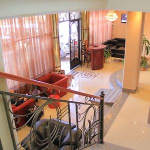 أديس أبابا فندق Lobelia Exterior photo