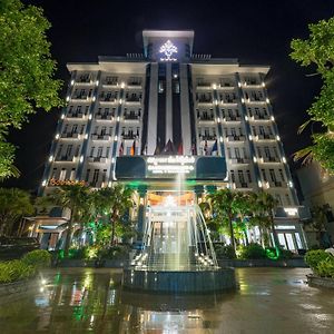 Kâmpóng Thum فندق كامبونج ثوم رويال Exterior photo