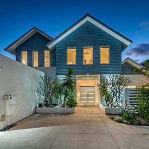 Connolly Burns Beach Bed And Shower Exterior photo