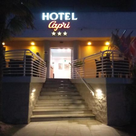 غرادو Hotel Capri المظهر الخارجي الصورة