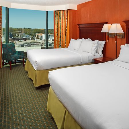 فندق فندق وأجنحة هوليداي إن إكسبريس فيرجينيا بيتش أوشن فرنت المظهر الخارجي الصورة