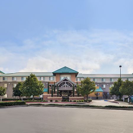فندق إلك غروفيفي  فندق وأجنحة هوليداي إن إكسبريس إي إل كية جروف سيترل - ساكرمينتو إس المظهر الخارجي الصورة
