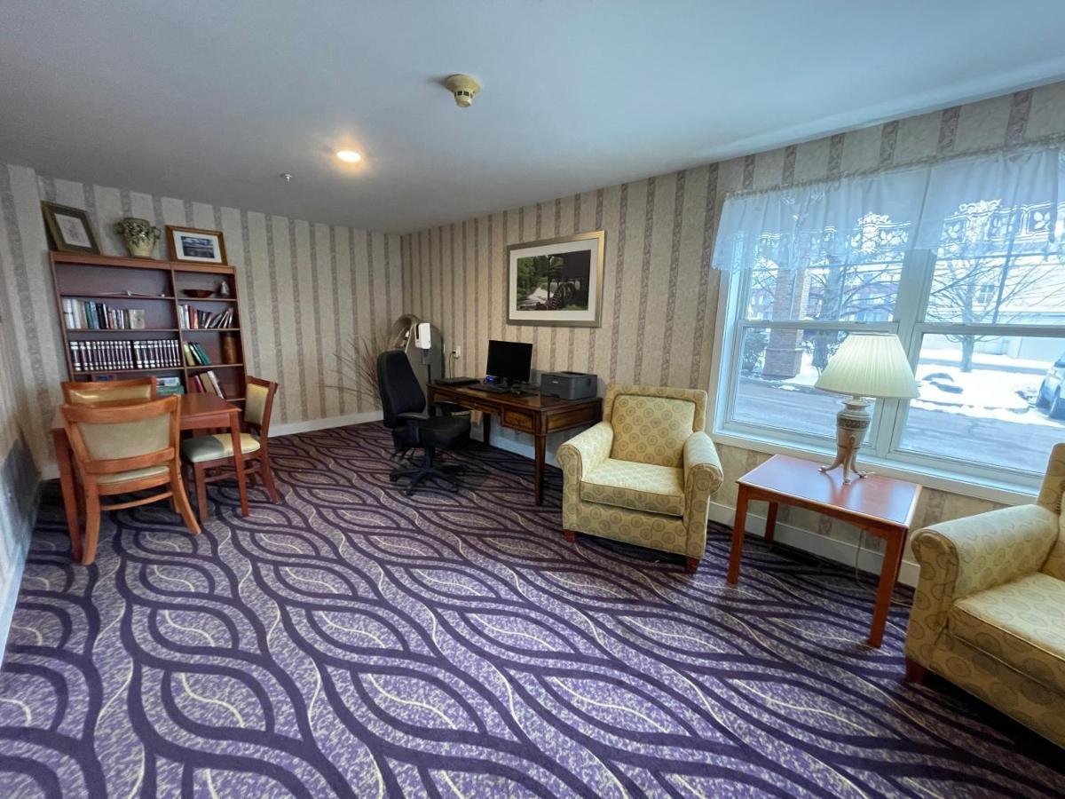 ساوث برلنغتون Smart Suites, Ascend Hotel Collection المظهر الخارجي الصورة
