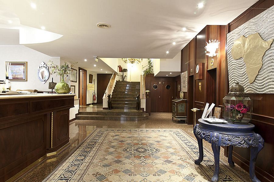 فندق ميلانفي  فندق بريستول المظهر الداخلي الصورة