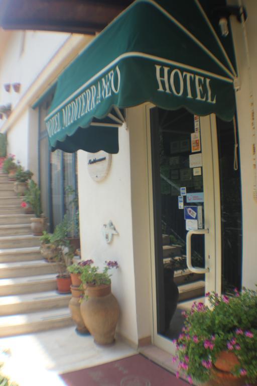 تْشيفالو Hotel Mediterraneo المظهر الخارجي الصورة