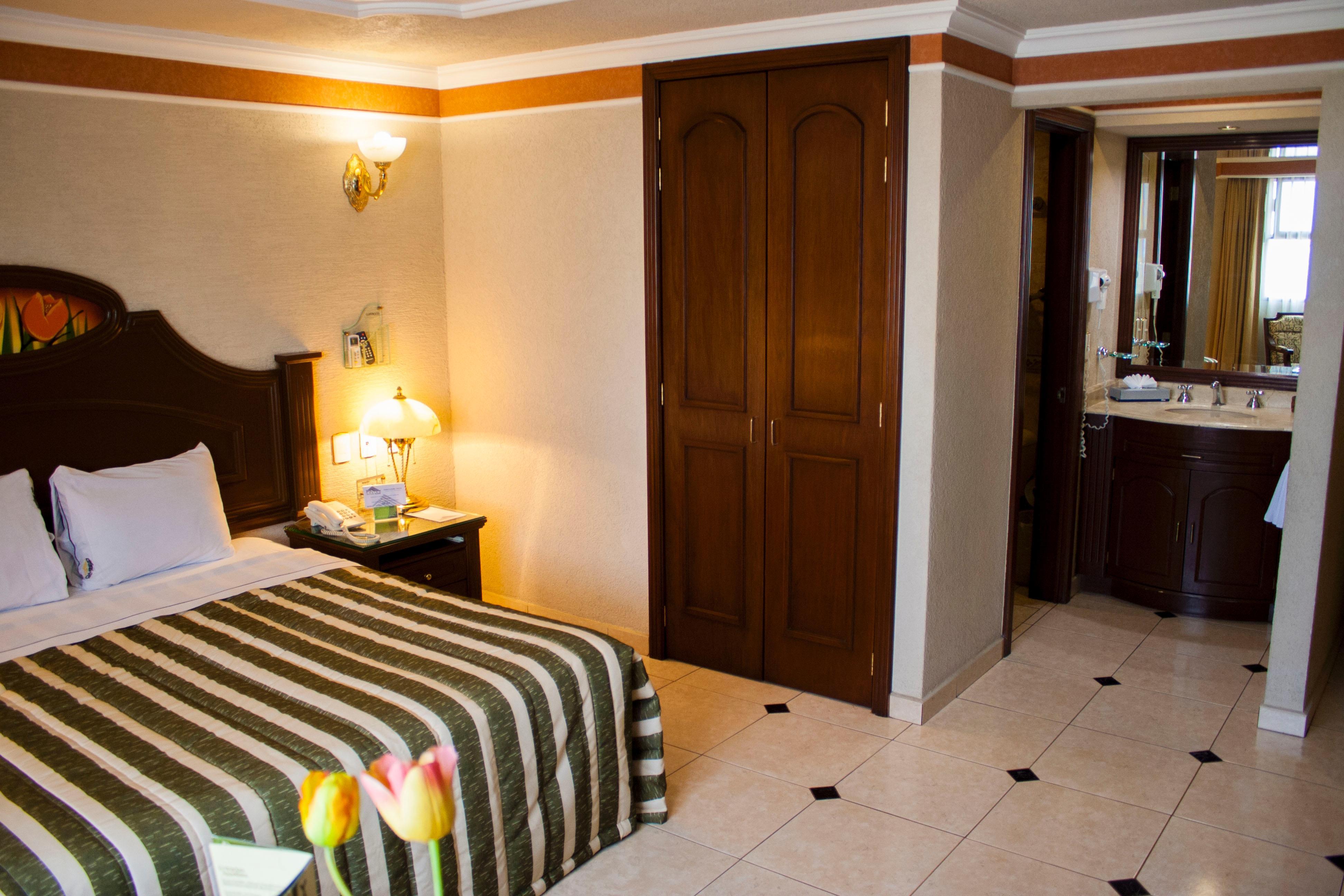 غوادالاجارا فندق كازينو بلازا المظهر الخارجي الصورة