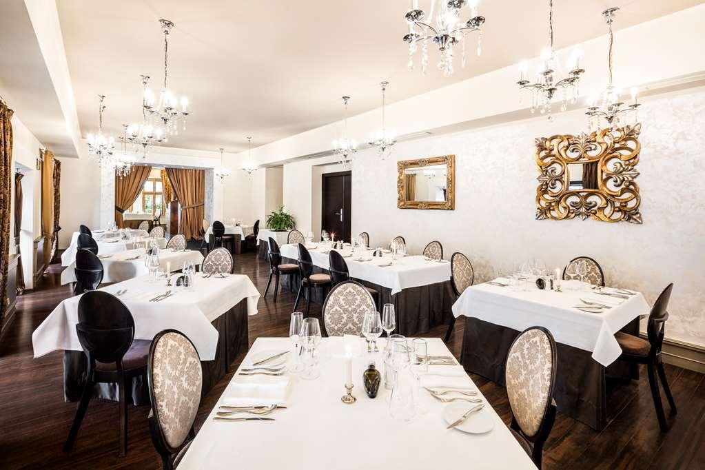 فندق بارسيلو برنو بالاس المطعم الصورة