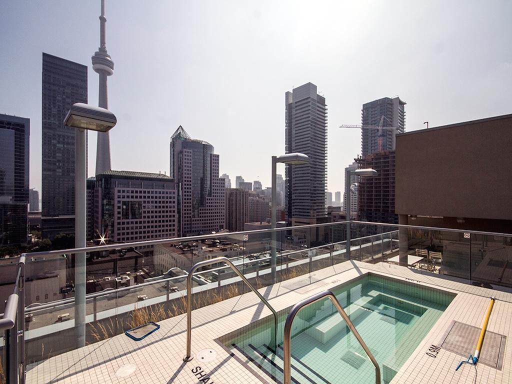 Luxury Stays - Central Downtown Condo تورونتو المظهر الخارجي الصورة