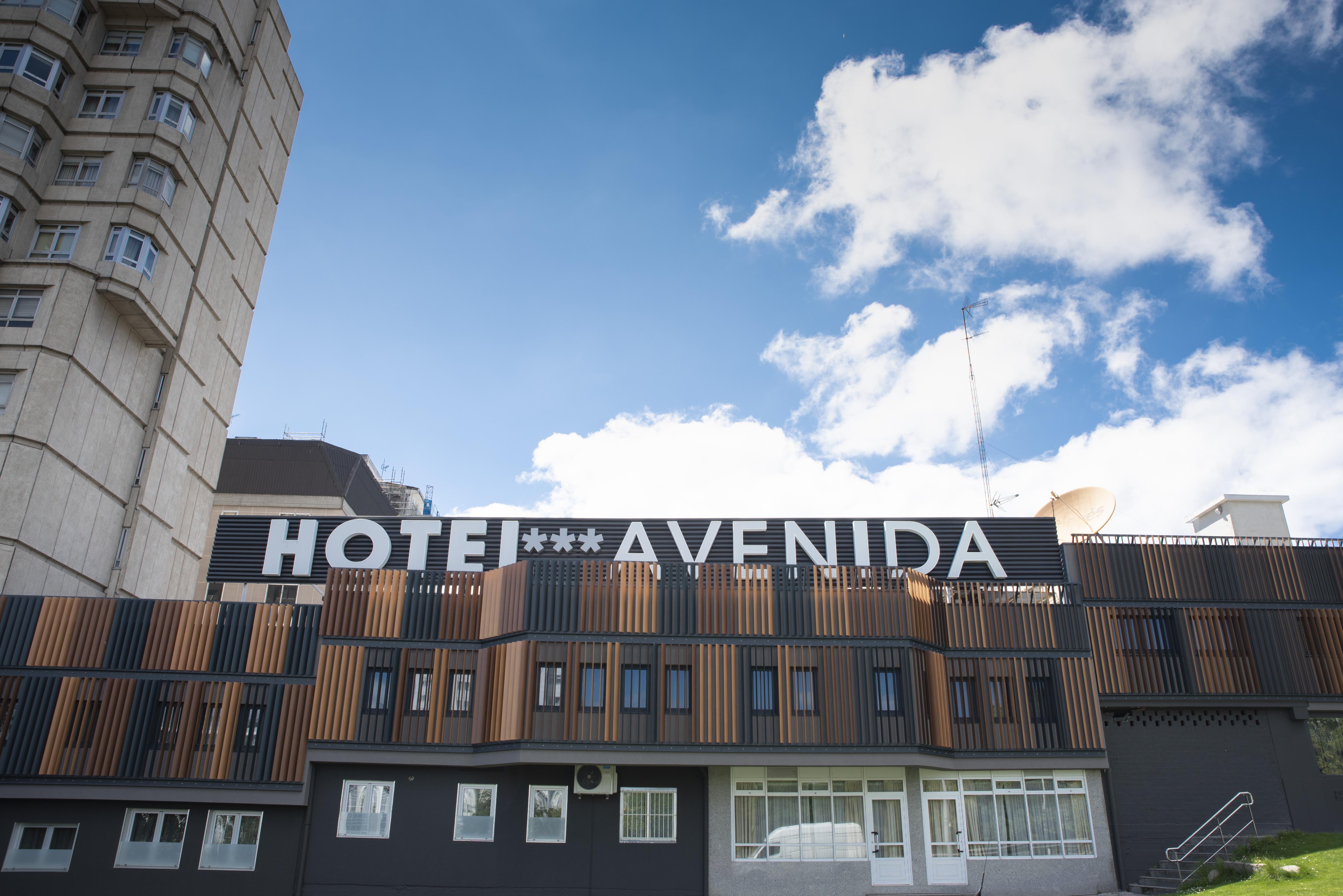 آكورونيا Hotel Avenida المظهر الخارجي الصورة