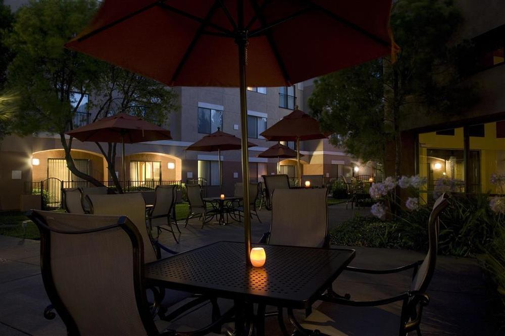 Doubletree Suites By Hilton Hotel Sacramento - رانتشو كوردوفا، ساكرامينتو، كاليفورنيا المطعم الصورة