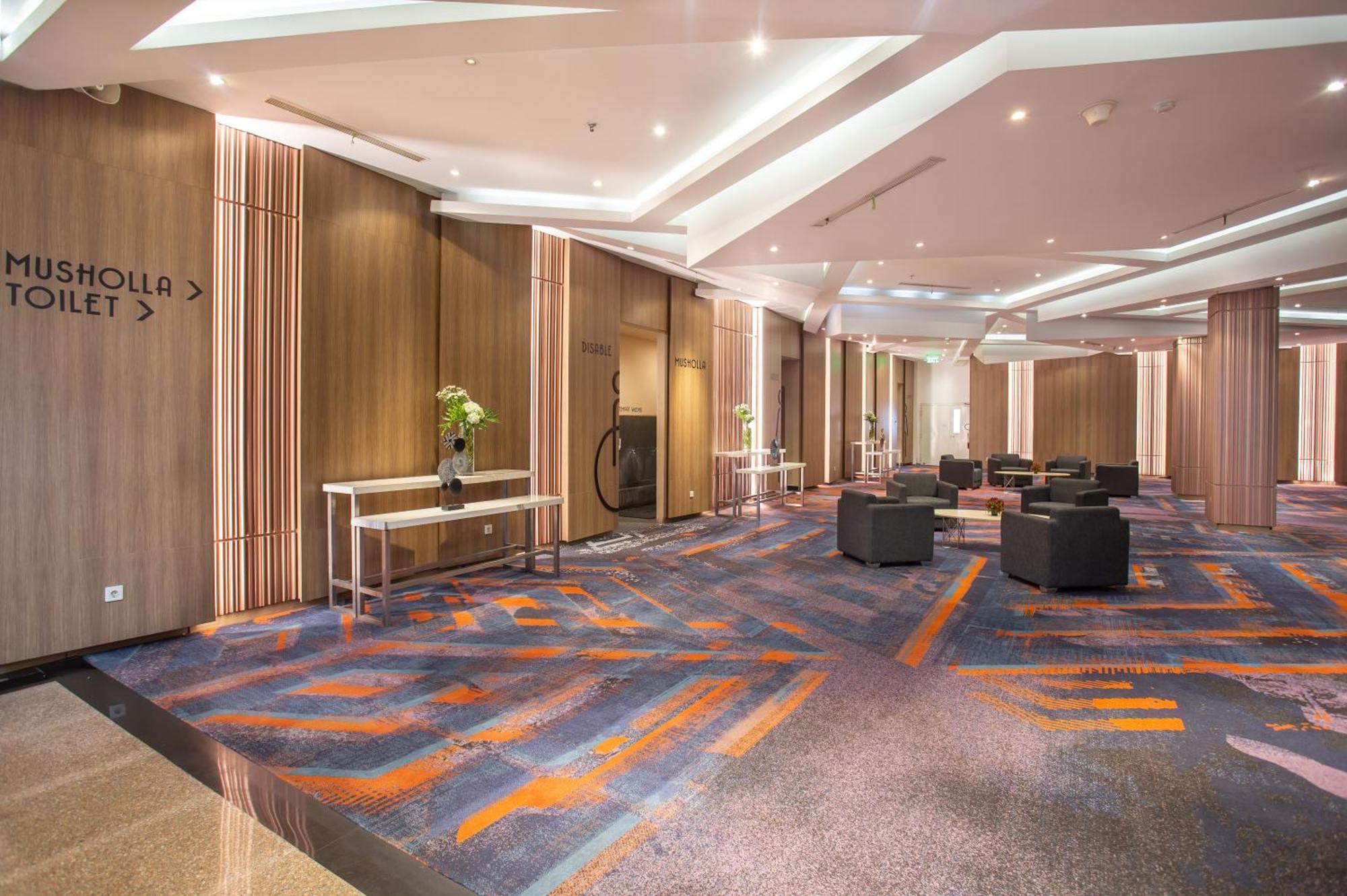فندق سورابايافي  فندق ومركز مؤتمرات هاريس جوبنج المظهر الخارجي الصورة